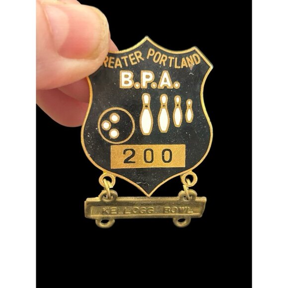 Vintage Lot of 5 Greater Portland B.P.A. 200 Kellogg Bowl Etc Bowling Lapel Pins - Picture 2 of 13